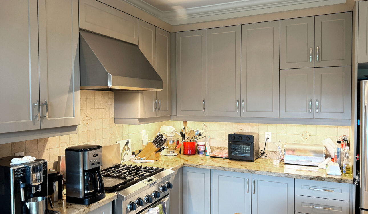 Refacing Kitchen Cabinet in Newmarket