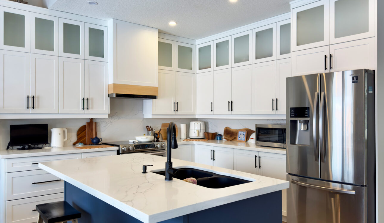 Kitchen Cabinet in Barrie