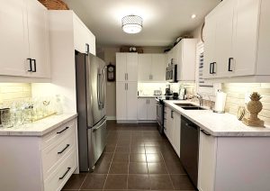 Refacing Kitchen Cabinet in Alliston, Ontario